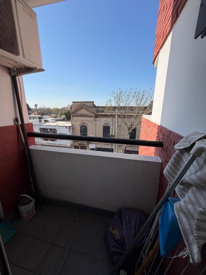 Foto de VENTA DEPARTAMENTO 2 AMBIENTES EN TERCER PISO, EXCELENTE UBICACION, A 3, imagen 3