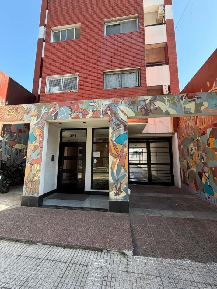 Foto de VENTA DEPARTAMENTO 2 AMBIENTES EN TERCER PISO, EXCELENTE UBICACION, A 3, imagen 1