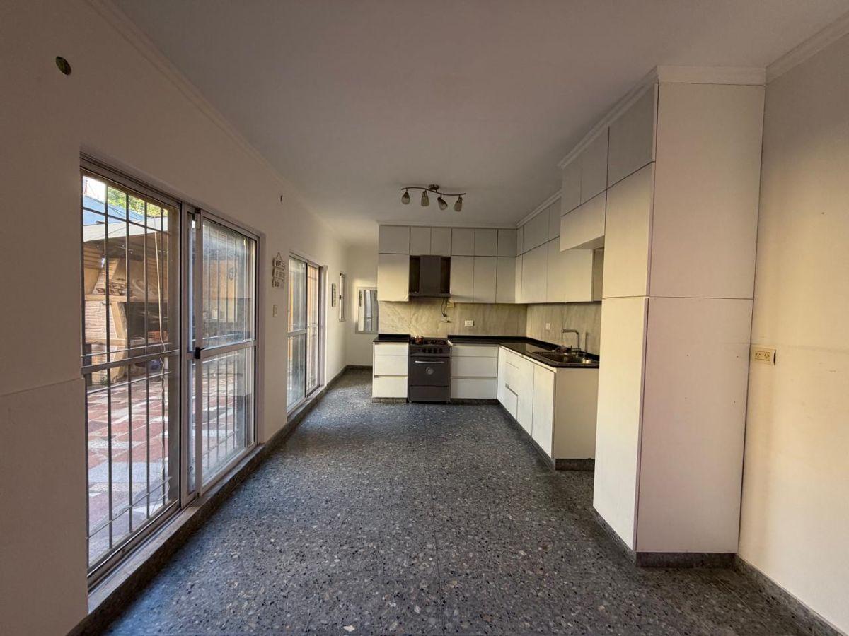 Foto de Venta hermoso PH de 4 ambientes. APTO CREDITO., imagen 2