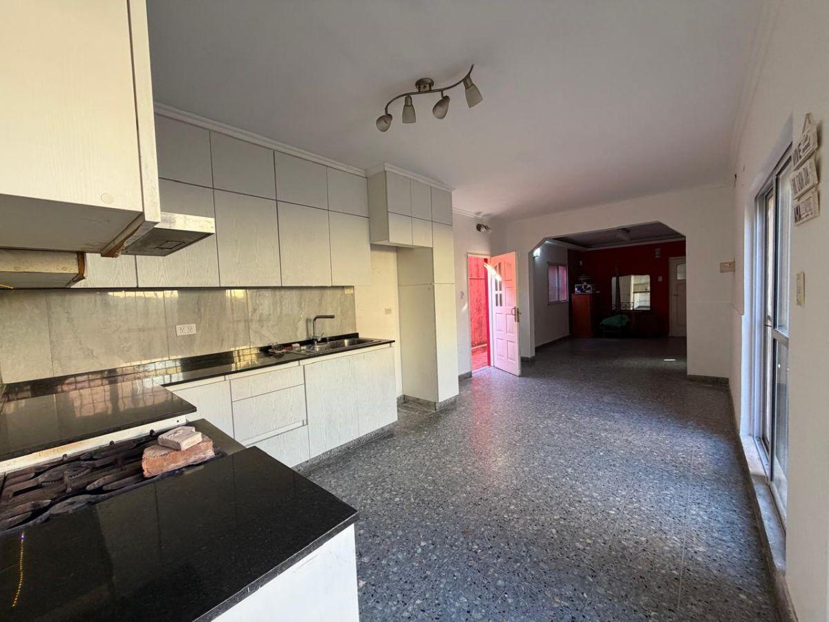 Foto de Venta hermoso PH de 4 ambientes. APTO CREDITO., imagen 3