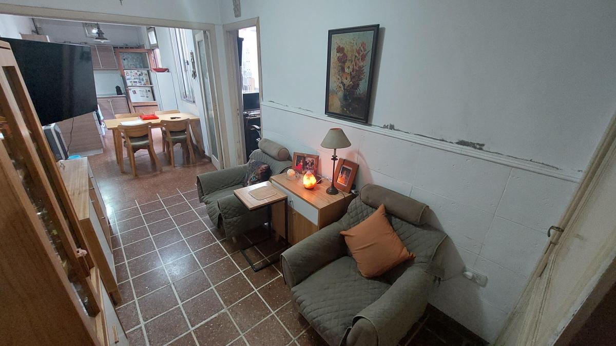 Oportunidad! PH Planta Baja con Cochera y Terraza y Local - Sin Expensas 2