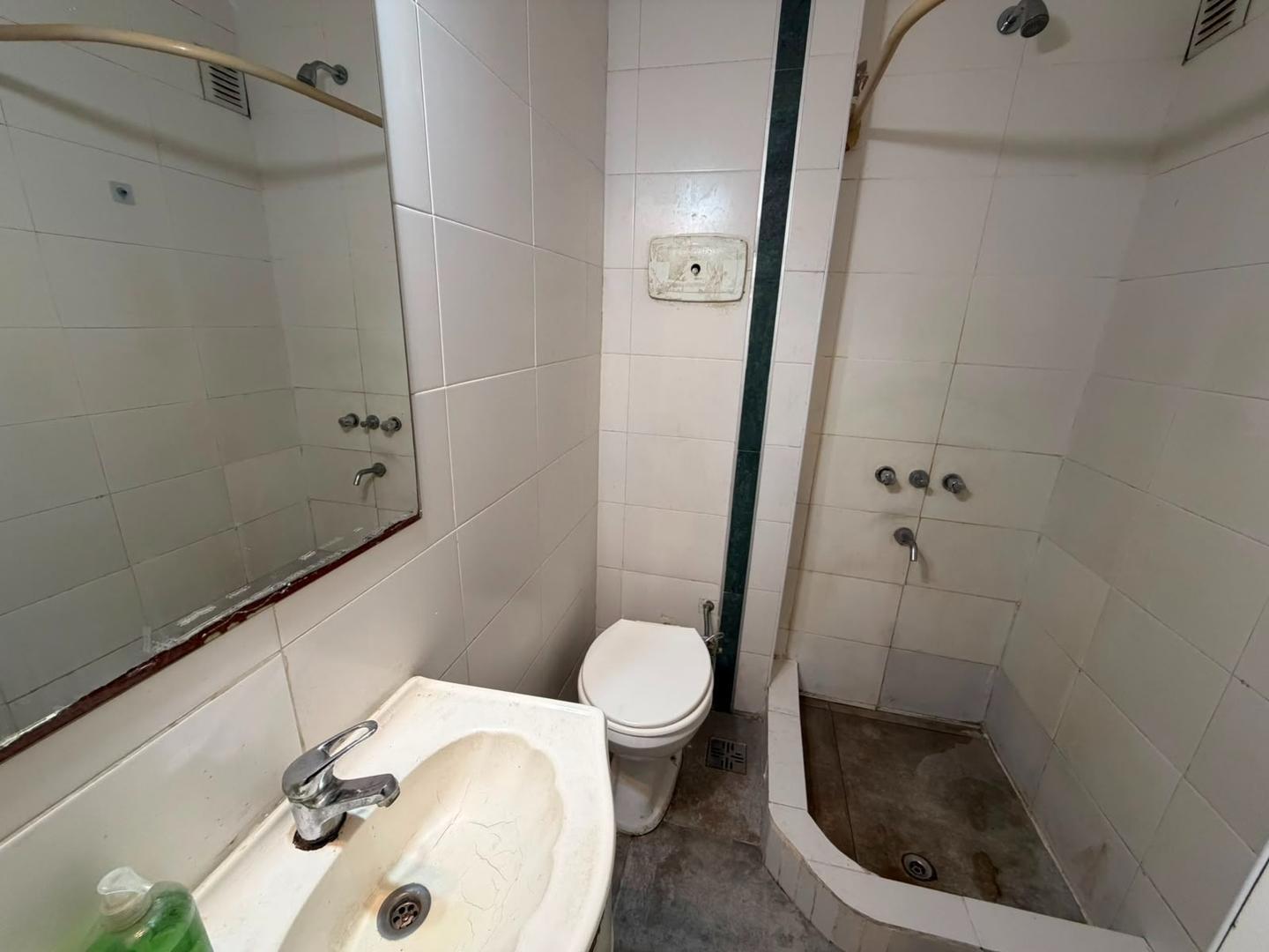 Foto de DEPARTAMENTO DOS AMBIENTES EN ALQUILER EN ALMAGRO, imagen 2