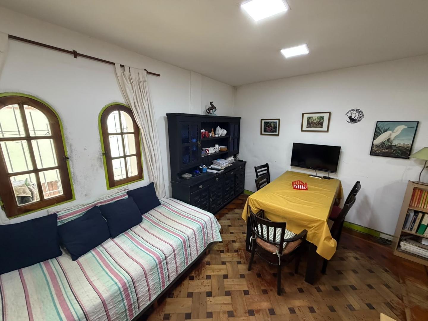 Foto de Departamento 2 ambientes muy luminoso - 2do piso x escalera, imagen 1