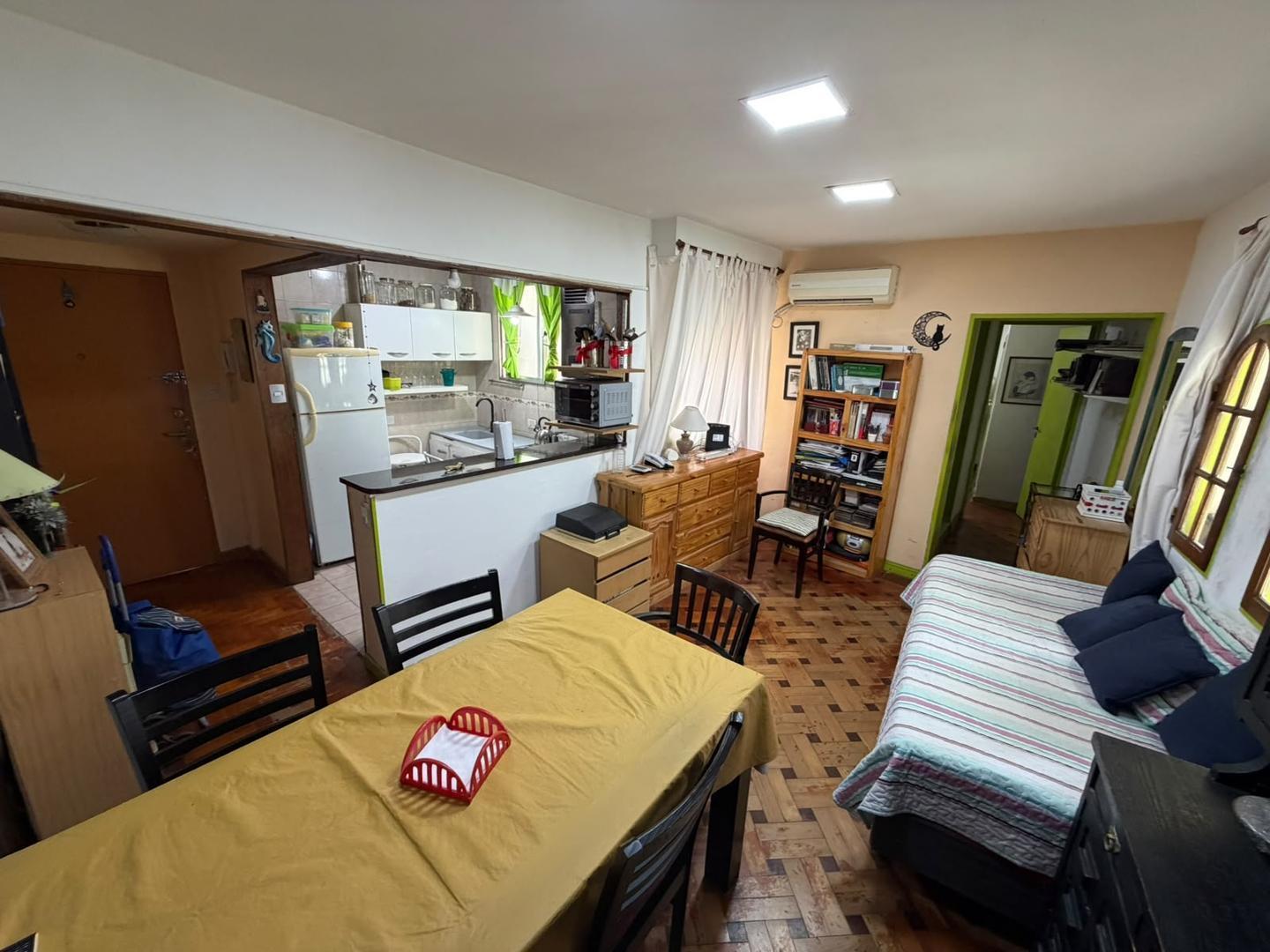 Foto de Departamento 2 ambientes muy luminoso - 2do piso x escalera, imagen 3