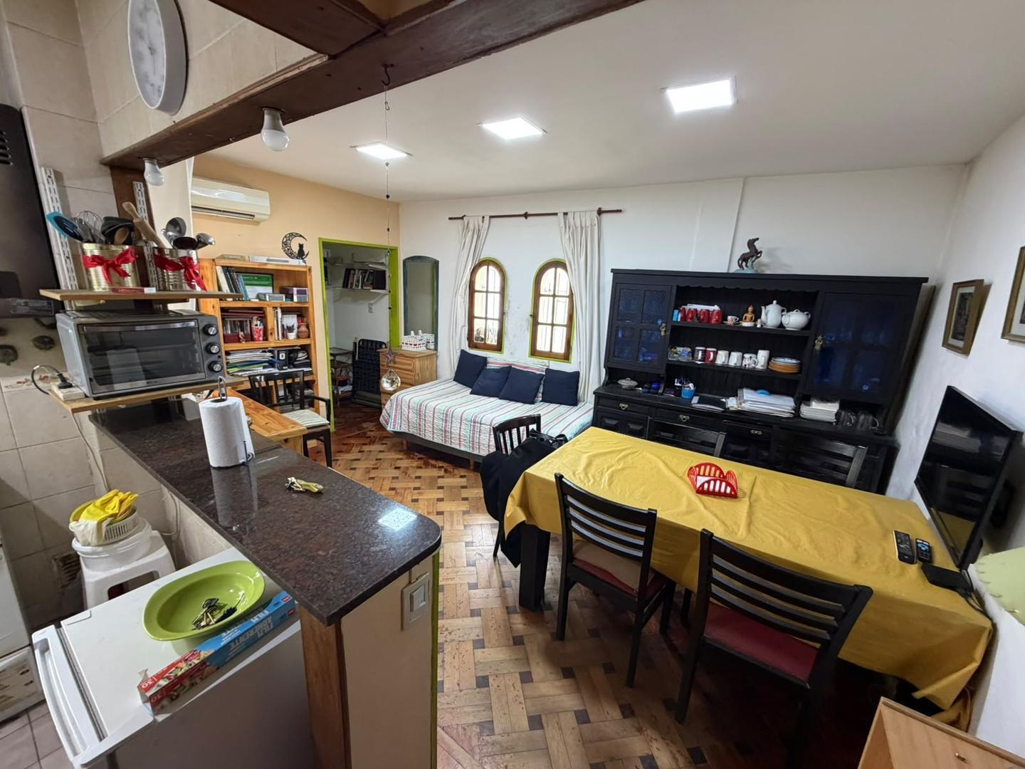 Foto de Departamento 2 ambientes muy luminoso - 2do piso x escalera, imagen 2