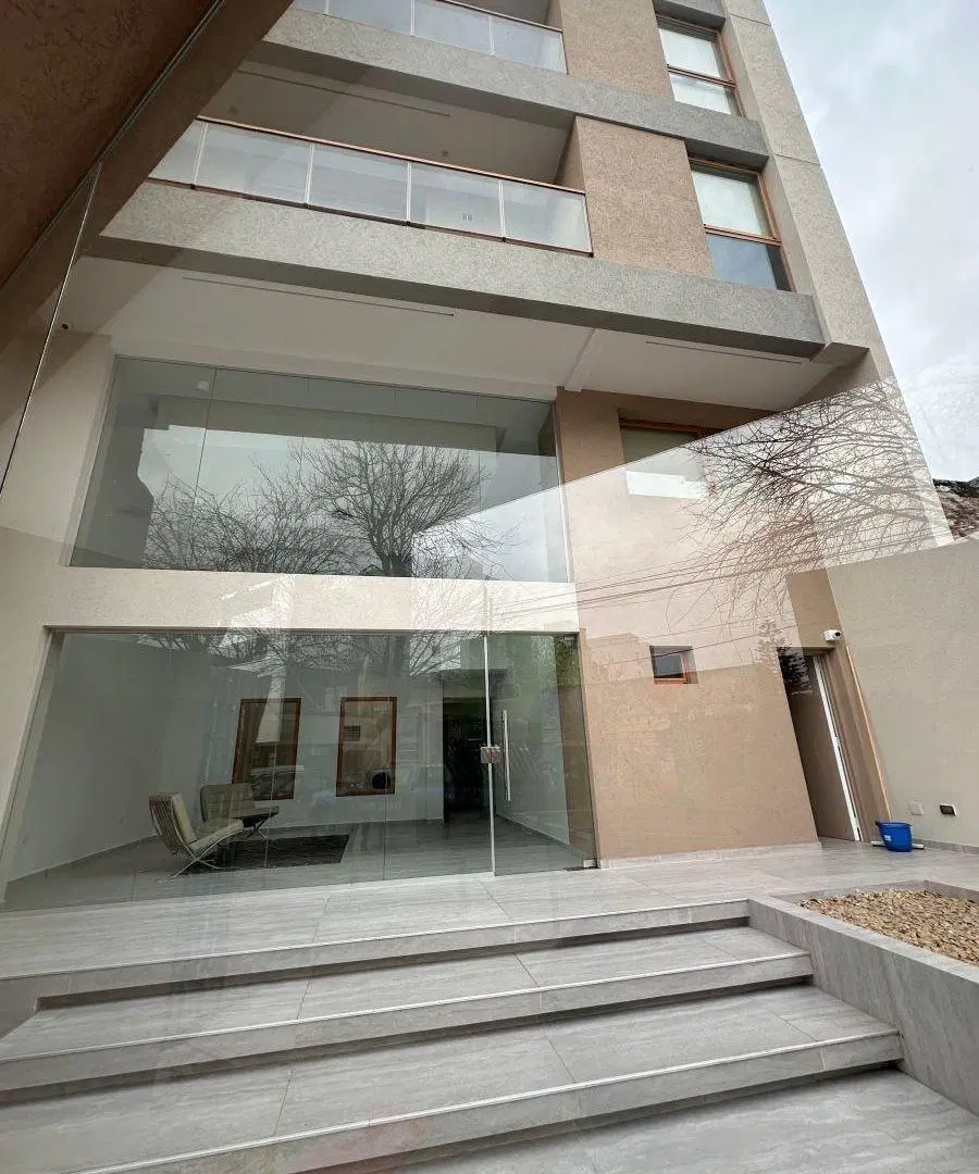 Departamento de 50 m2 con 1 dormitorio en alquiler en La Plata 2