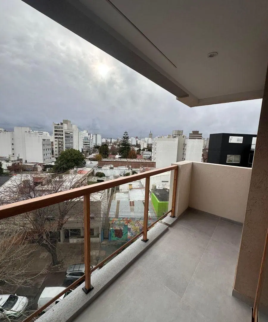 Departamento de 50 m2 con 1 dormitorio en alquiler en La Plata 5