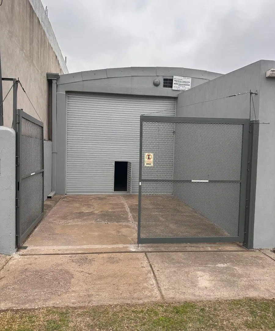 Bodega-Galpón de 80 m2 en alquiler en San Carlos 5