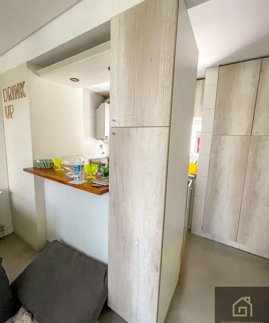 DUPLEX 2 AMBIENTES CON TERRAZA PROPIA, PRIMER PISO POR ESCALERA, MUY LUMINOSO!!! 3