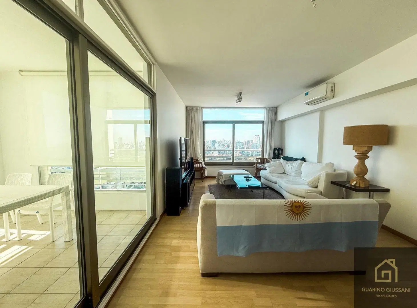 3 AMBIENTES EN TORRE QUARTIER ORO CON COCHERA, MUY LUMIMOSO, VISTA AL RIO 1