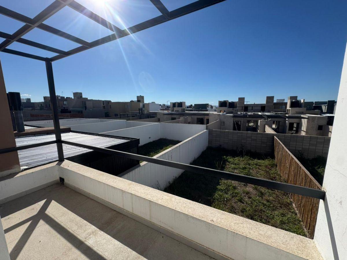 Foto de Duplex! 3 dormitorios 3 baños, 2 cocheras! Docta Avenida, imagen 2