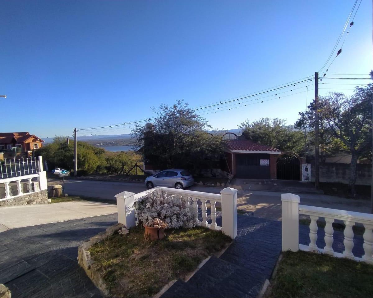 VC177 "BAJÓ DE PRECIO" CASA CON INCREIBLE VISTA AL LAGO