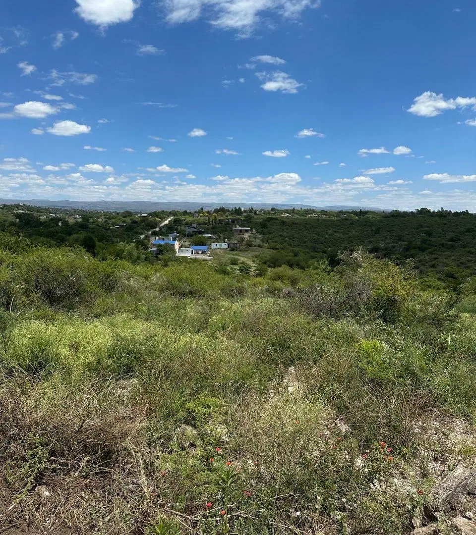 Gran lote en Villa Parque Síquiman 2