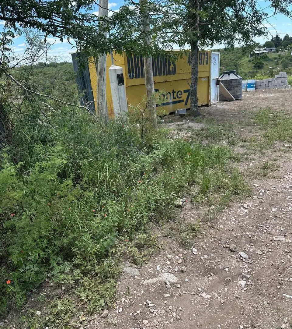 Gran lote en Villa Parque Síquiman 5