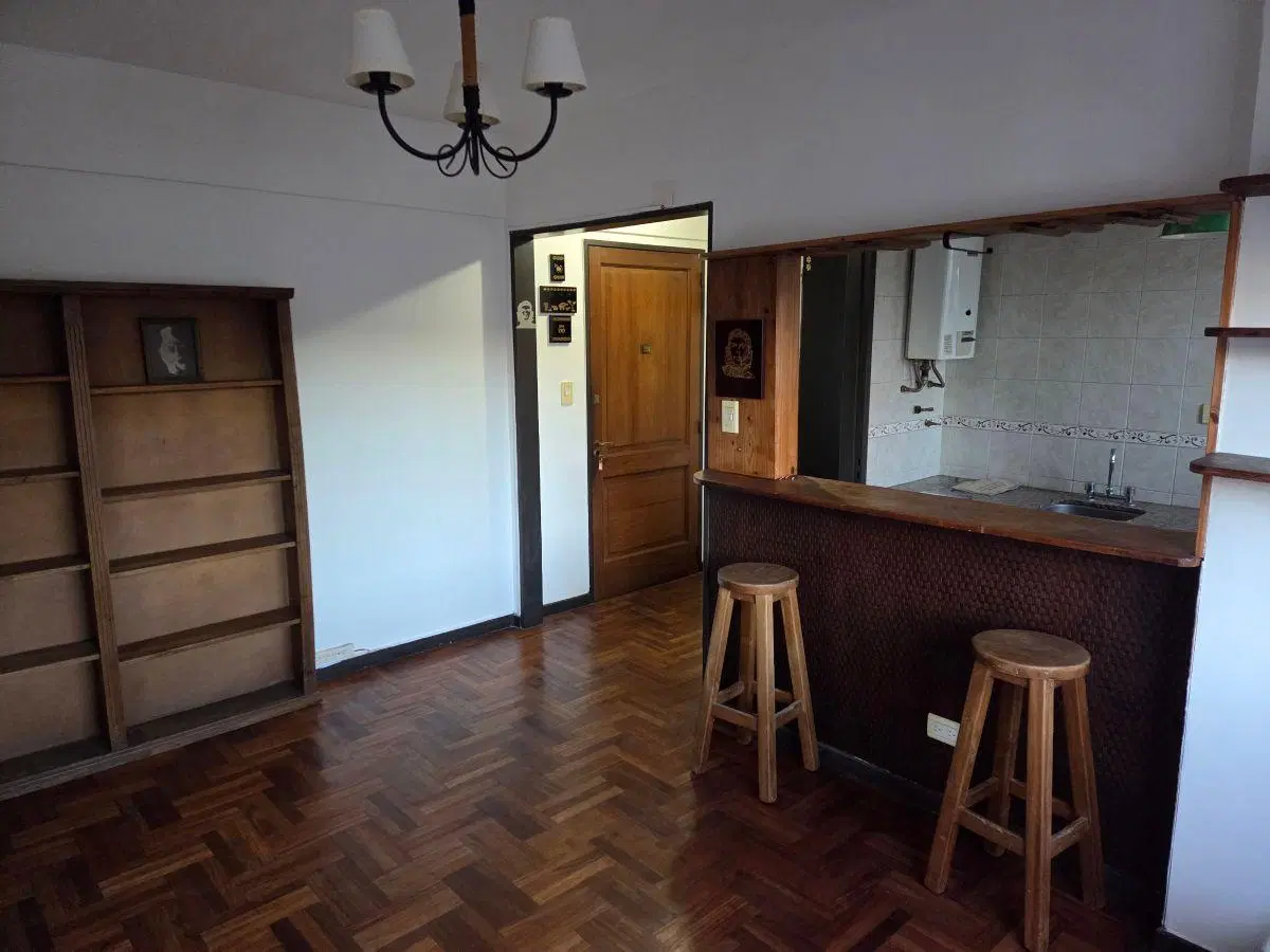 Florida Departamento 2 ambientes en alquiler 1er piso por escalera 2