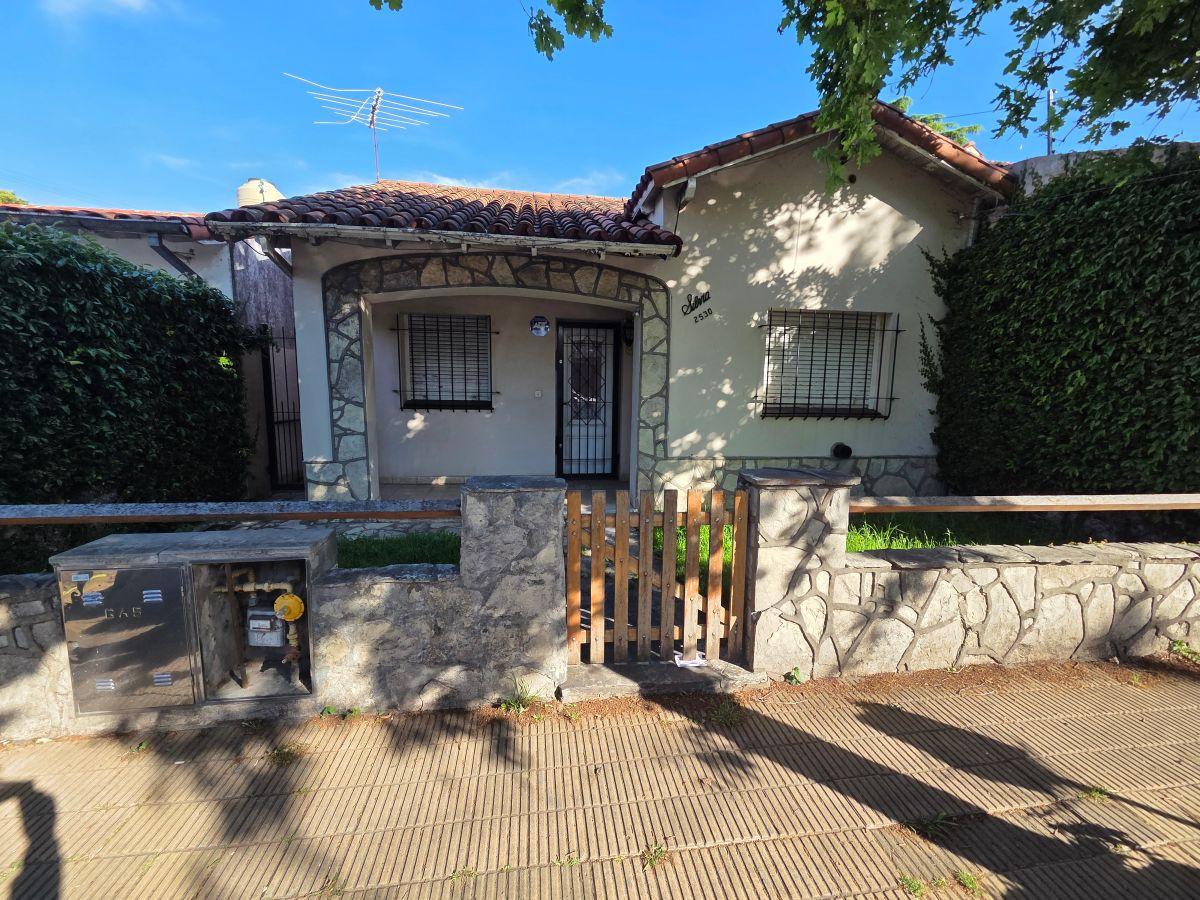 Foto de Casa tipo Chalet con una segunda vivienda al fondo en Olivos, imagen 5