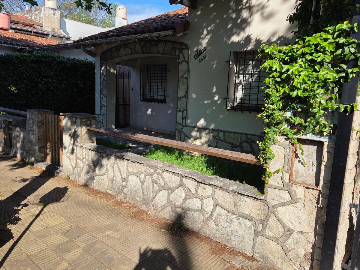 Foto de Casa tipo Chalet con una segunda vivienda al fondo en Olivos, imagen 3