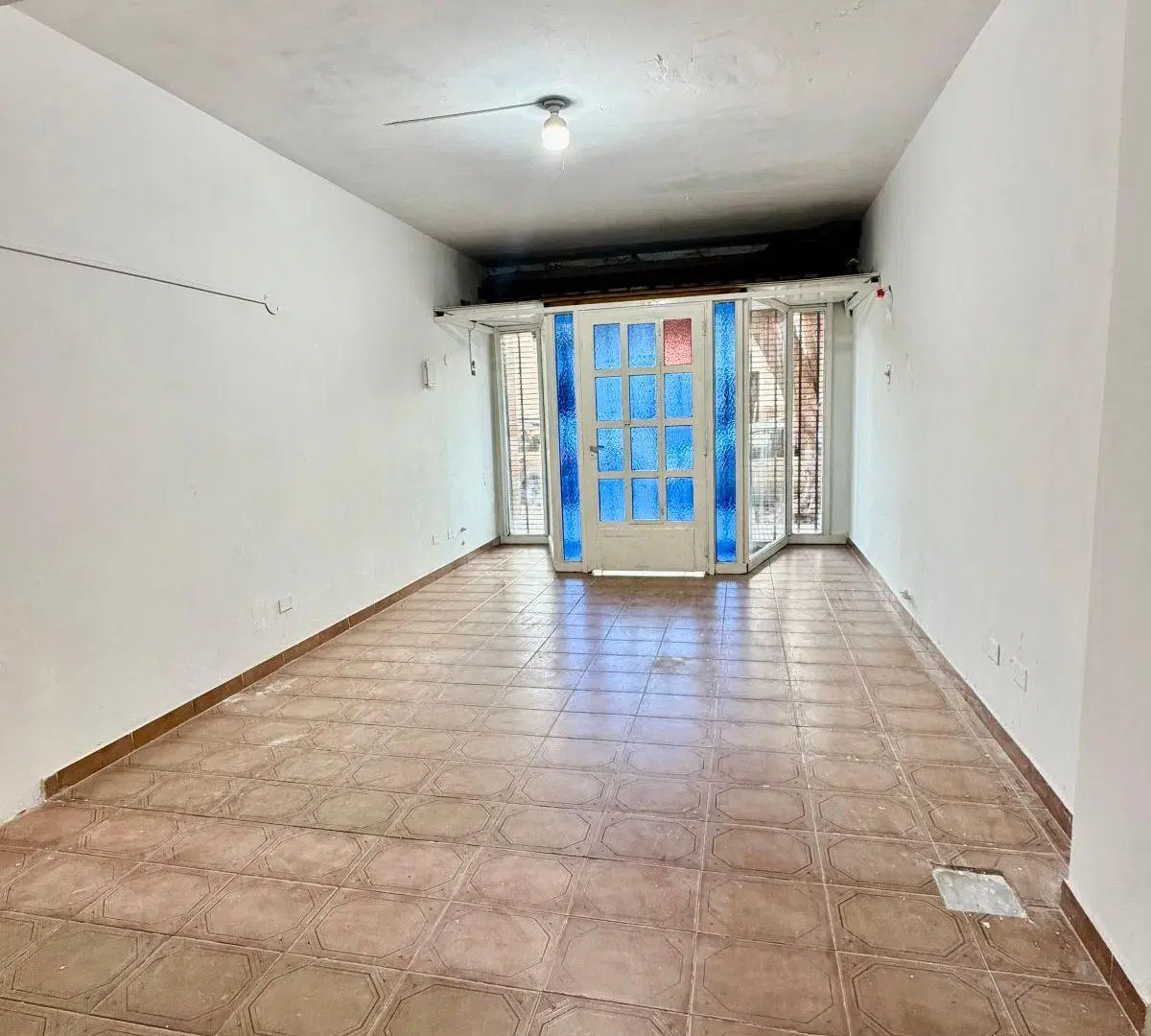 Ubicación Estratégica! - Excelente Local Comercial doble vidriera - 32m2 - Mataderos 5