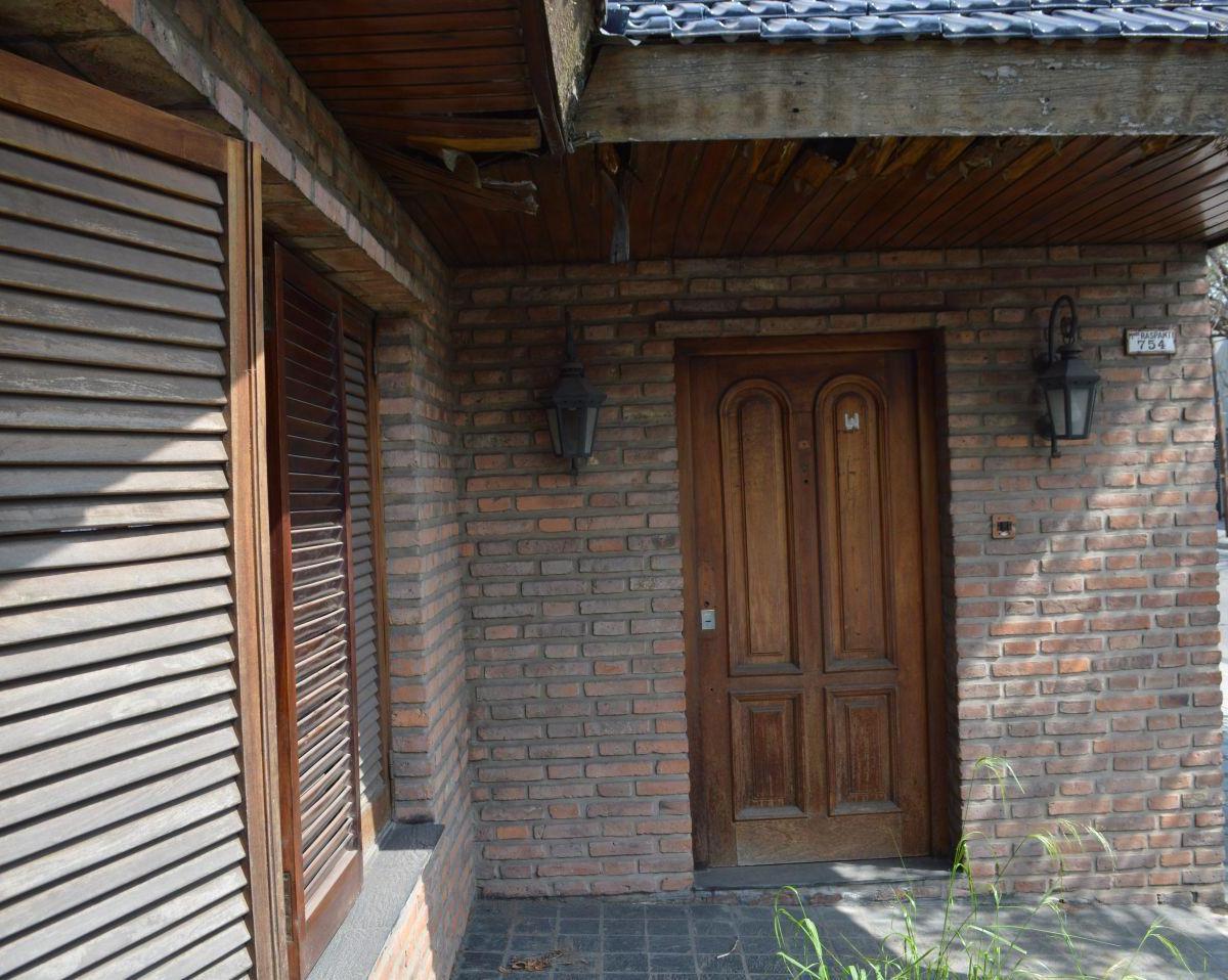 Foto de Casa 6 ambientes. | Calle Obispo Raspanti al 700, imagen 2