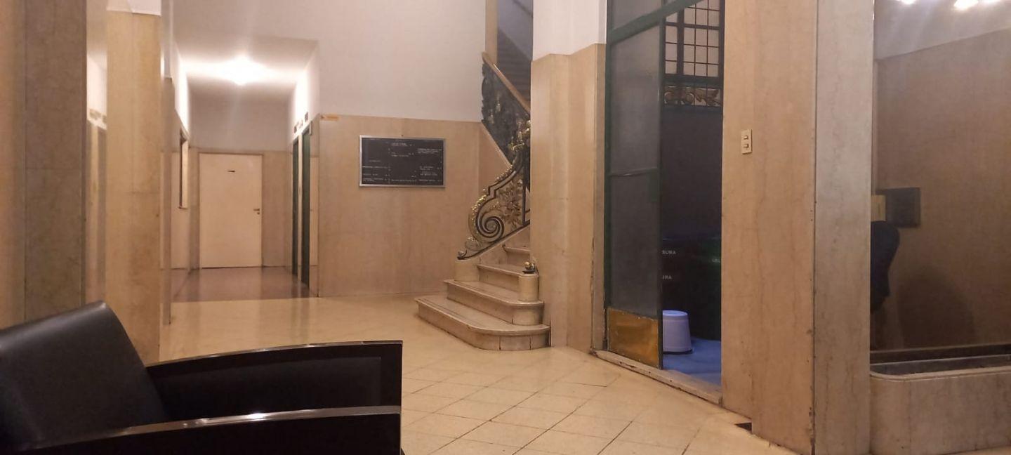 Foto de VENTA OFICINA PROFESIONAL EN EL CORAZÓN DEL MICROCENTRO, imagen 3