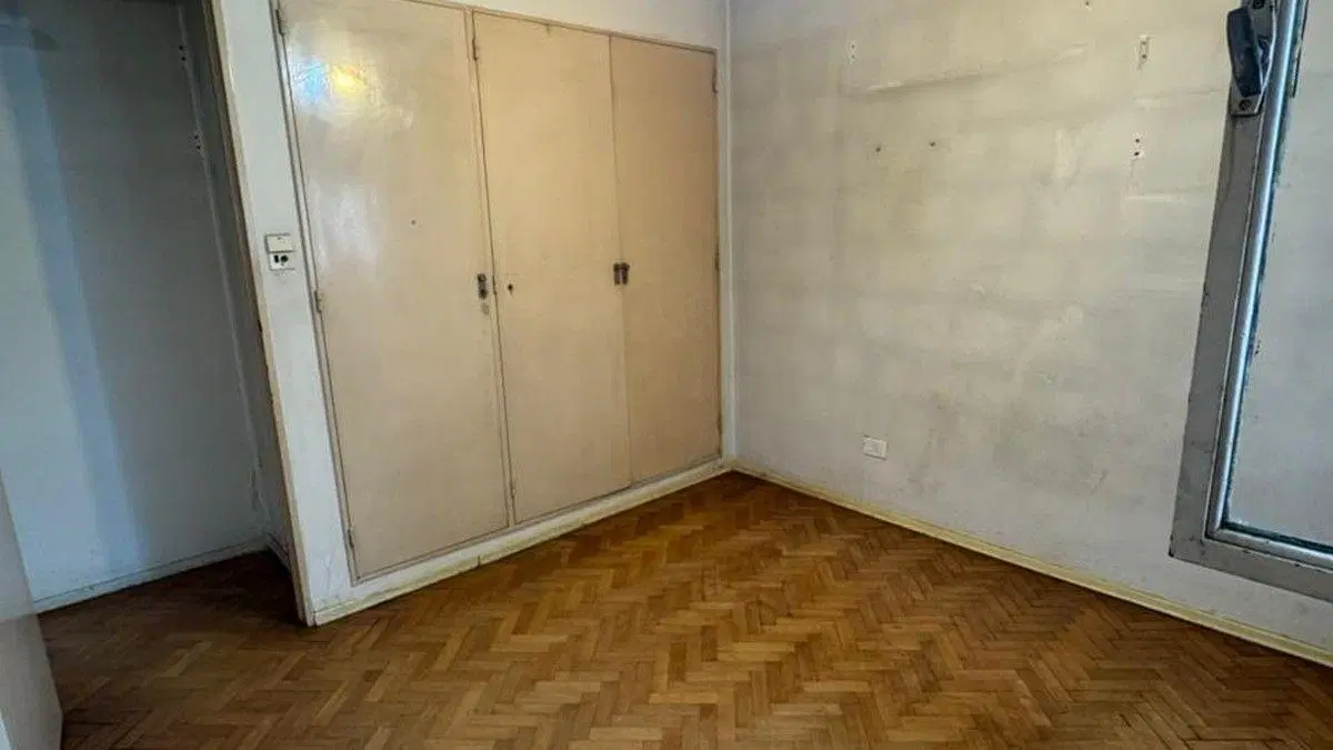 VENTA 2 ambientes en Once. Cocina separada, ascensor. Apto hipotecario 5