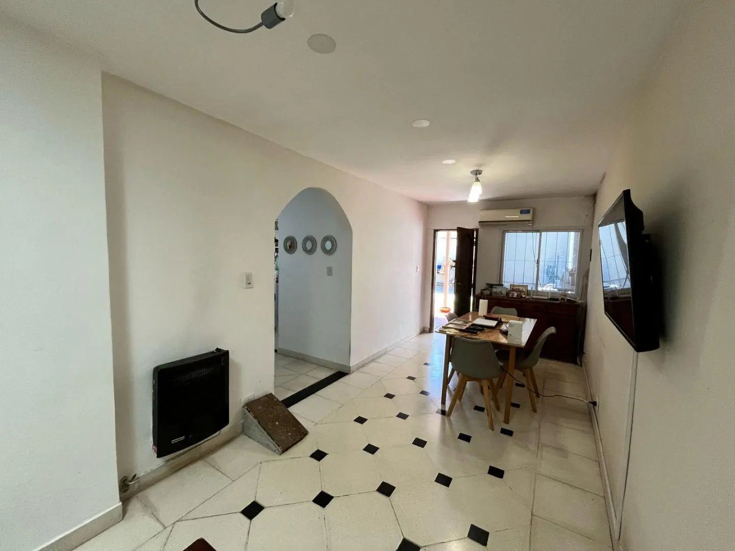 VENTA CASA EN ESQUINA SOBRE LOTE DE 217 m² - BERAZATEGUI OESTE 4