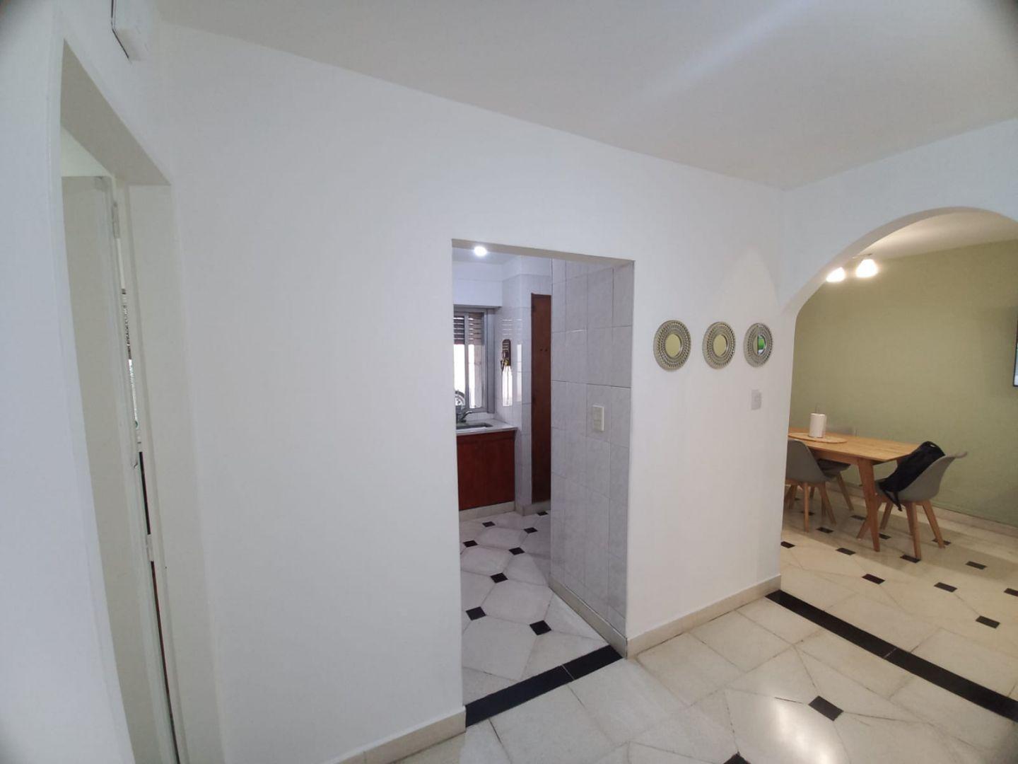 Foto de Casa en esquina c/ galería, lote 217 m² Berazategui Oeste, imagen 3