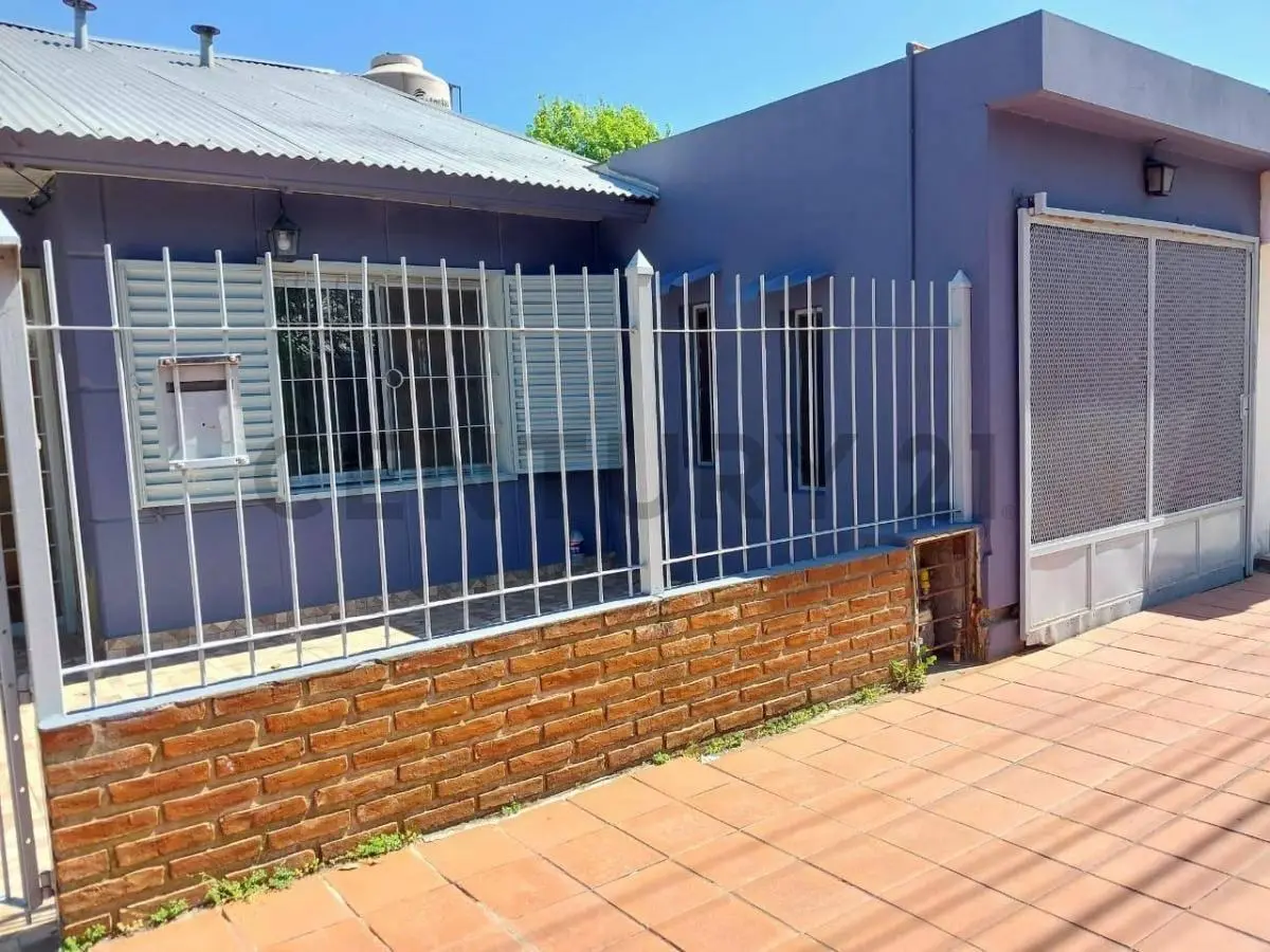 CASA EN VENTA HUDSON 4 AMBIENTES CON COCHERA 2