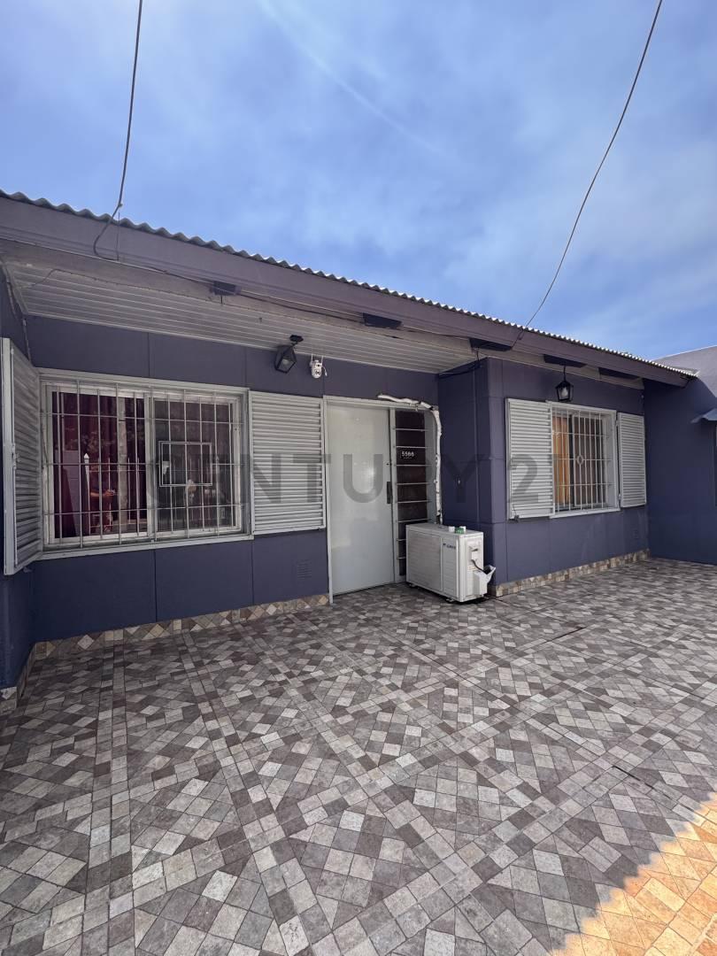 CASA EN VENTA HUDSON 4 AMBIENTES CON COCHERA