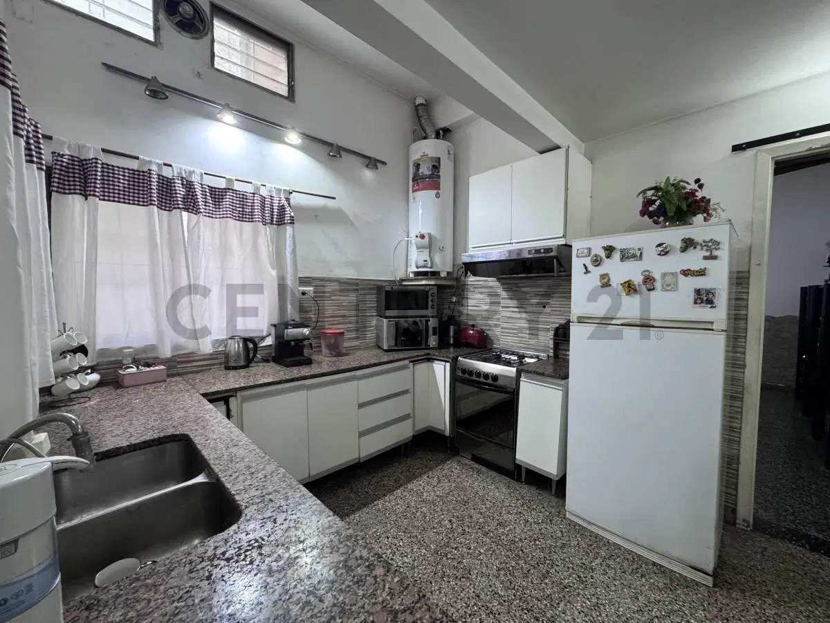 PH en Venta Wilde 4 Ambientes Patio Quincho 2