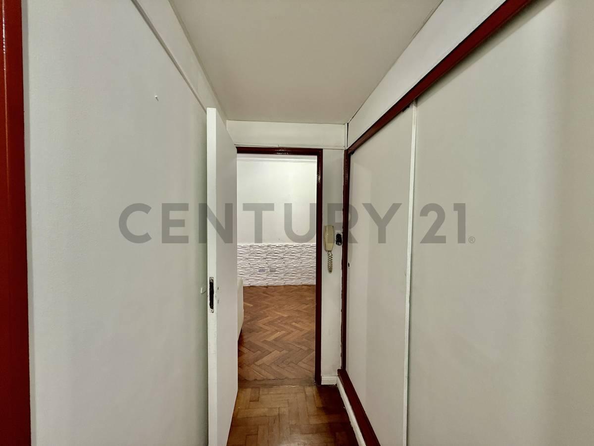 Foto de DEPARTAMENTO VENTA PALERMO 3 AMBIENTES SEMIPISO PATIO, imagen 3