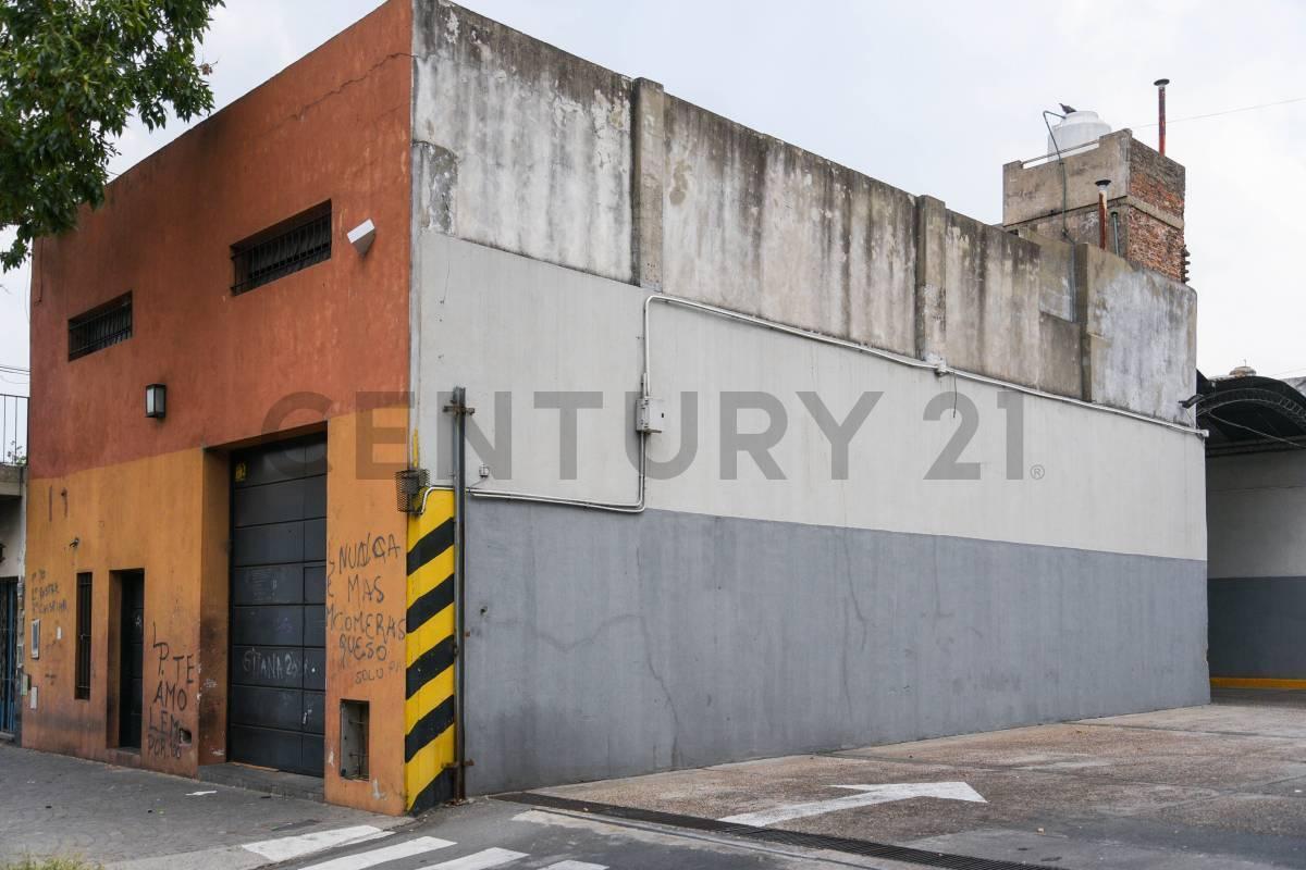Galpon con oficinas en Venta Pompeya Potencial de desarrollo