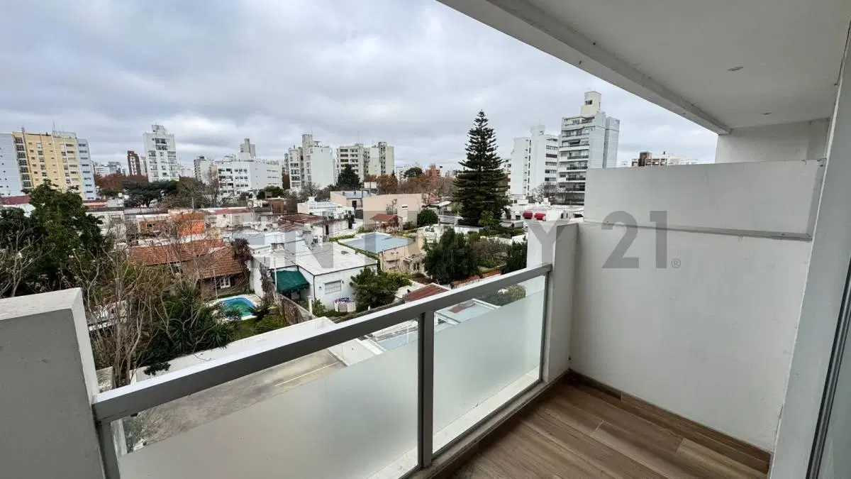 Monoambiente Alquiler en La Plata con Cochera y Balcón 5