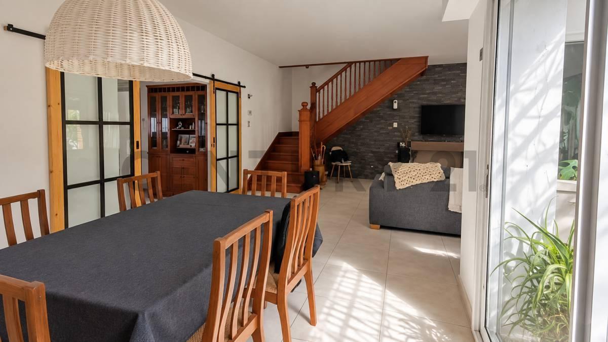 Foto de CASA VENTA LA PLATA 4 DORMITORIOS PILETA QUINCHO, imagen 3