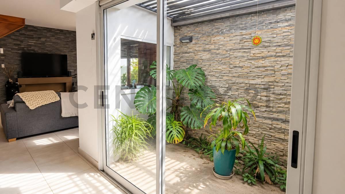 Foto de CASA VENTA LA PLATA 4 DORMITORIOS PILETA QUINCHO, imagen 5