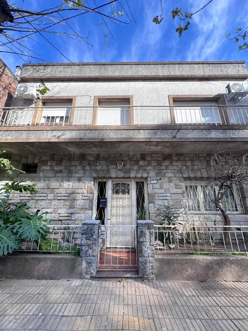 Foto de CASA VENTA VILLA RAFFO 4 AMBIENTES CON DEPOSITO TALLER APTO BANCO, imagen 1