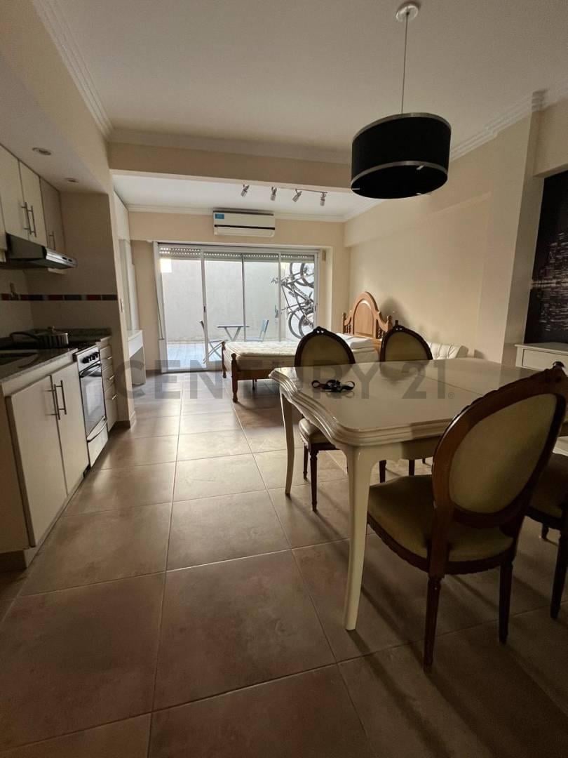 Foto de Departamento alquiler Coghlan Monoambiente patio, imagen 2