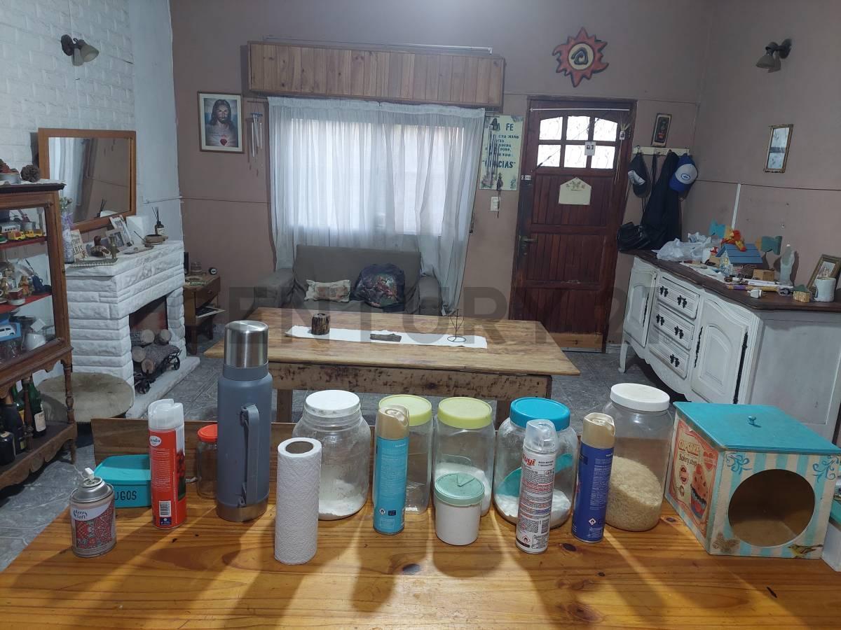 Foto de Casa venta Quilmes 3 ambientes con Departamento Cochera, imagen 3