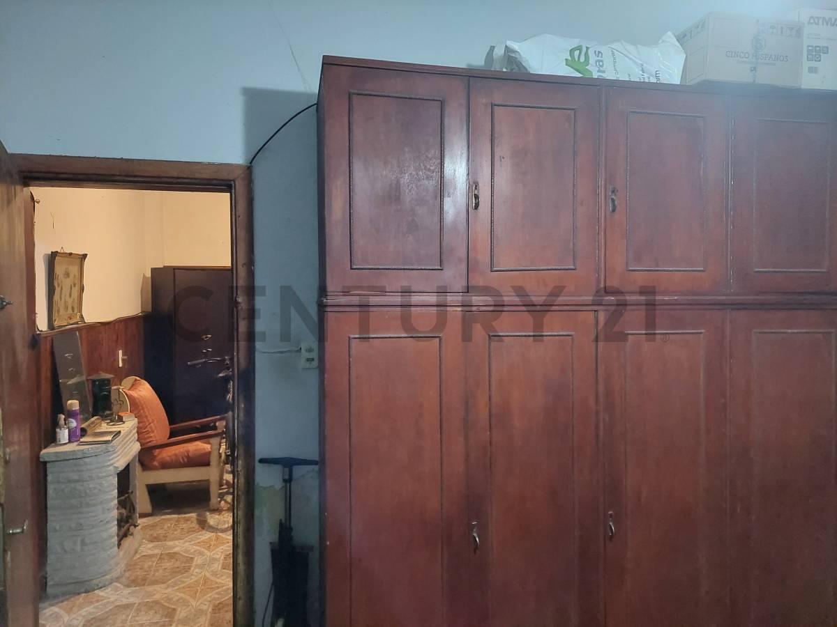 Foto de Casa venta Quilmes 3 ambientes con Departamento Cochera, imagen 1