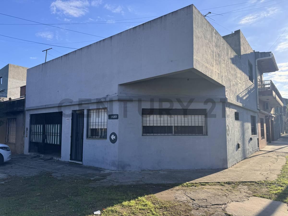 Foto de Casa venta sarandi 3 ambientes con garage y terraza, imagen 1