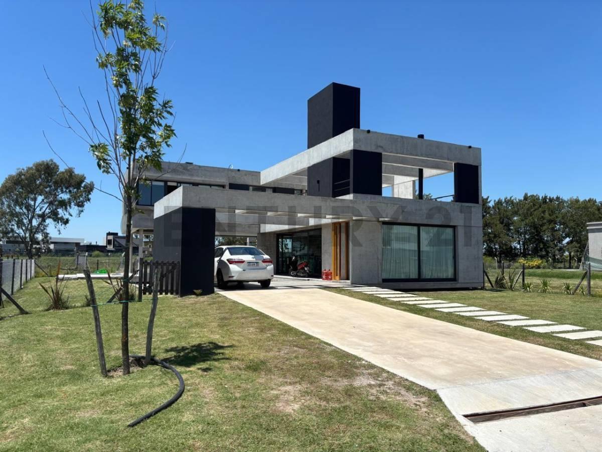 Foto de Casa en Venta en Puerto Nizuc Hudson Berazategui de categoria, imagen 1