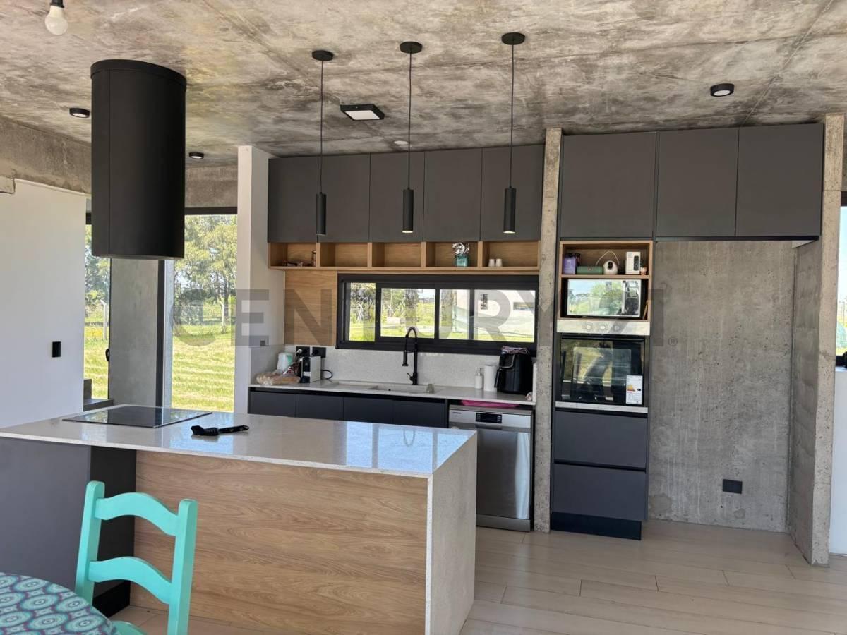 Foto de Casa en Venta en Puerto Nizuc Hudson Berazategui de categoria, imagen 2