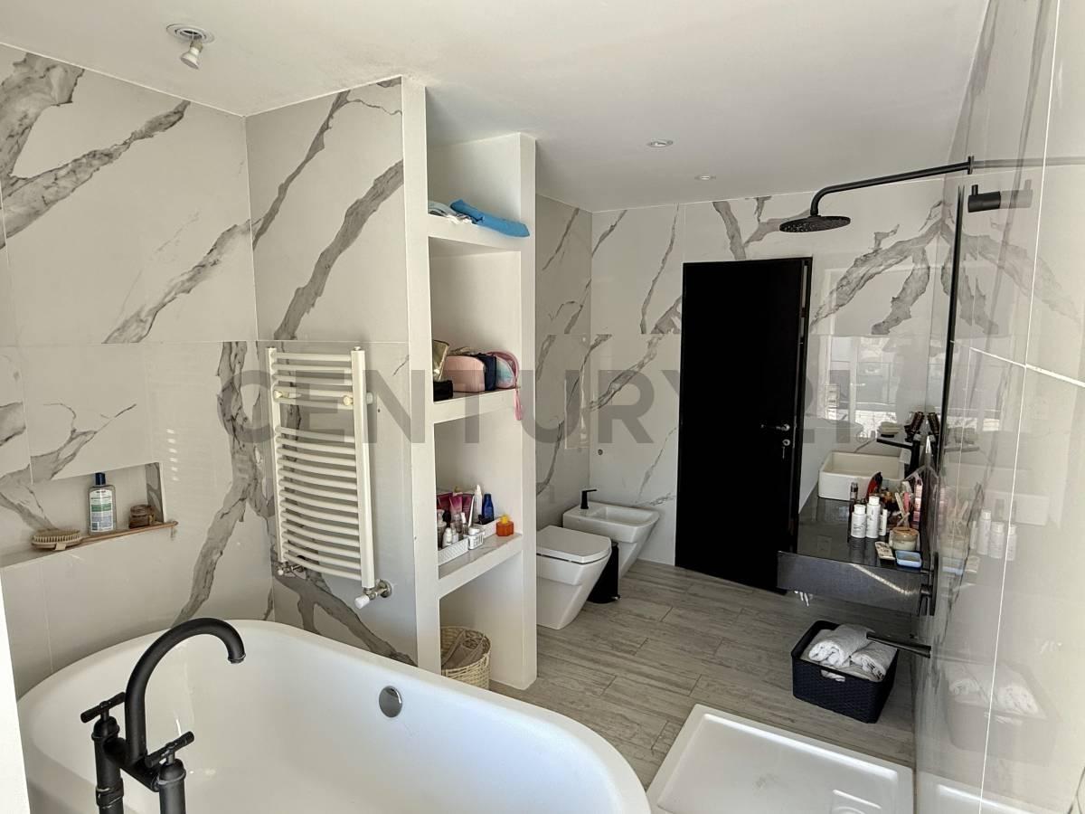 Foto de Casa en Venta en Grand Bell 2 con 4 dormitorios de estilo moderno, imagen 2