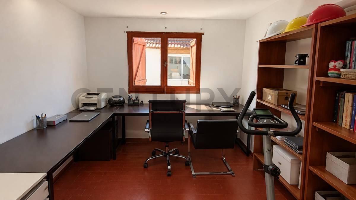 Foto de CASA VENTA LA PLATA 4 DORMITORIOS PILETA QUINCHO, imagen 4