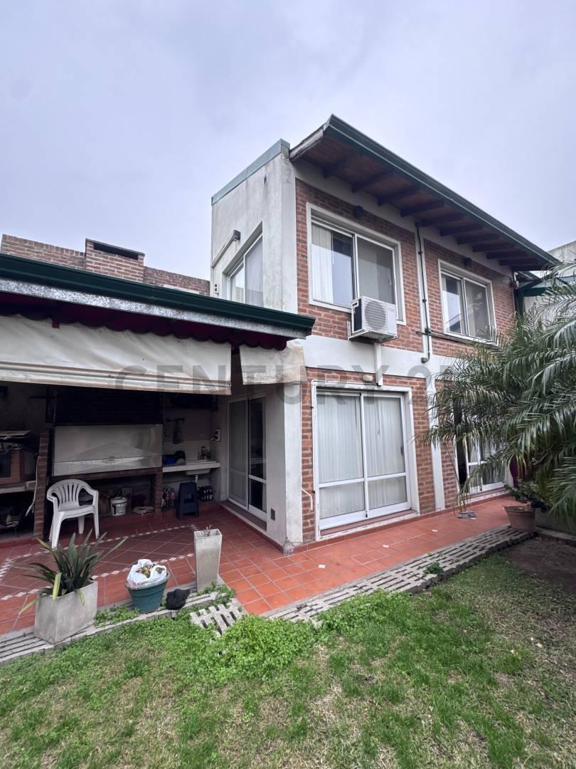 Foto de CASA VENTA VILLA DOMINICO 4 DORMITORIOS PILETA, imagen 5