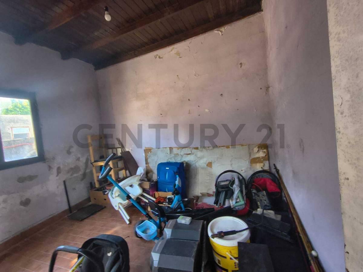 Foto de CASA VENTA LAVALLOL 3 DORMITORIOS CON 3 LOCALES Y DEPOSITO, imagen 4