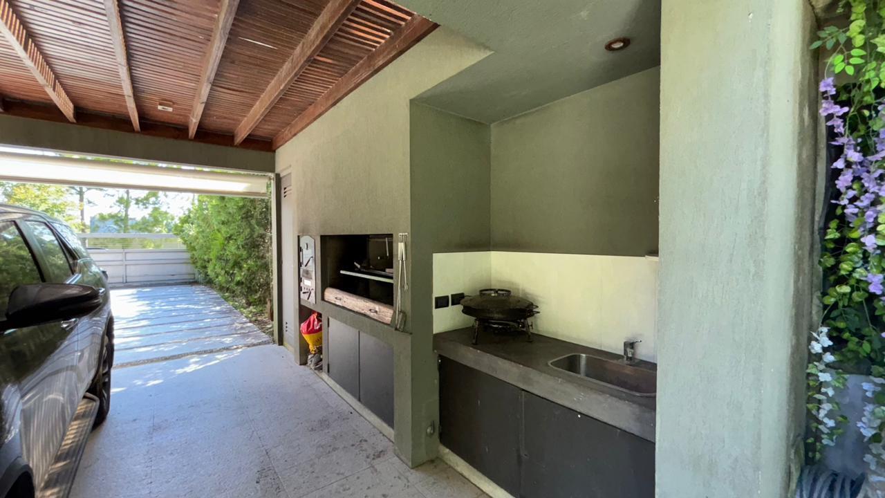 Foto de CASA EN VENTA VILLA ELISA 3 DORMITORIOS PATIO Y PILETA, imagen 2