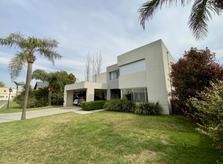 Funes Hills Cadaques - Casa De 3 Dormitorios Con Pileta En Venta - Barrio Privado 1