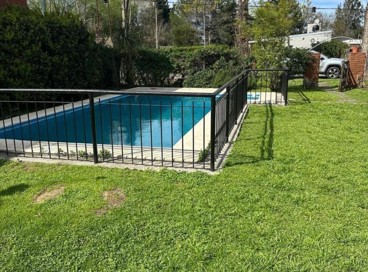 CASA EN ALQUILER DE TRES DORMITORIOS EN ROLDAN 5