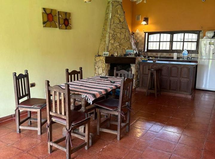 CASA EN ALQUILER DE TRES DORMITORIOS EN ROLDAN 5